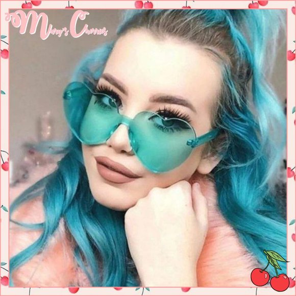 Mary's Cherries Boutique Accessories - 🍒 Heart💕 Sunglasses
